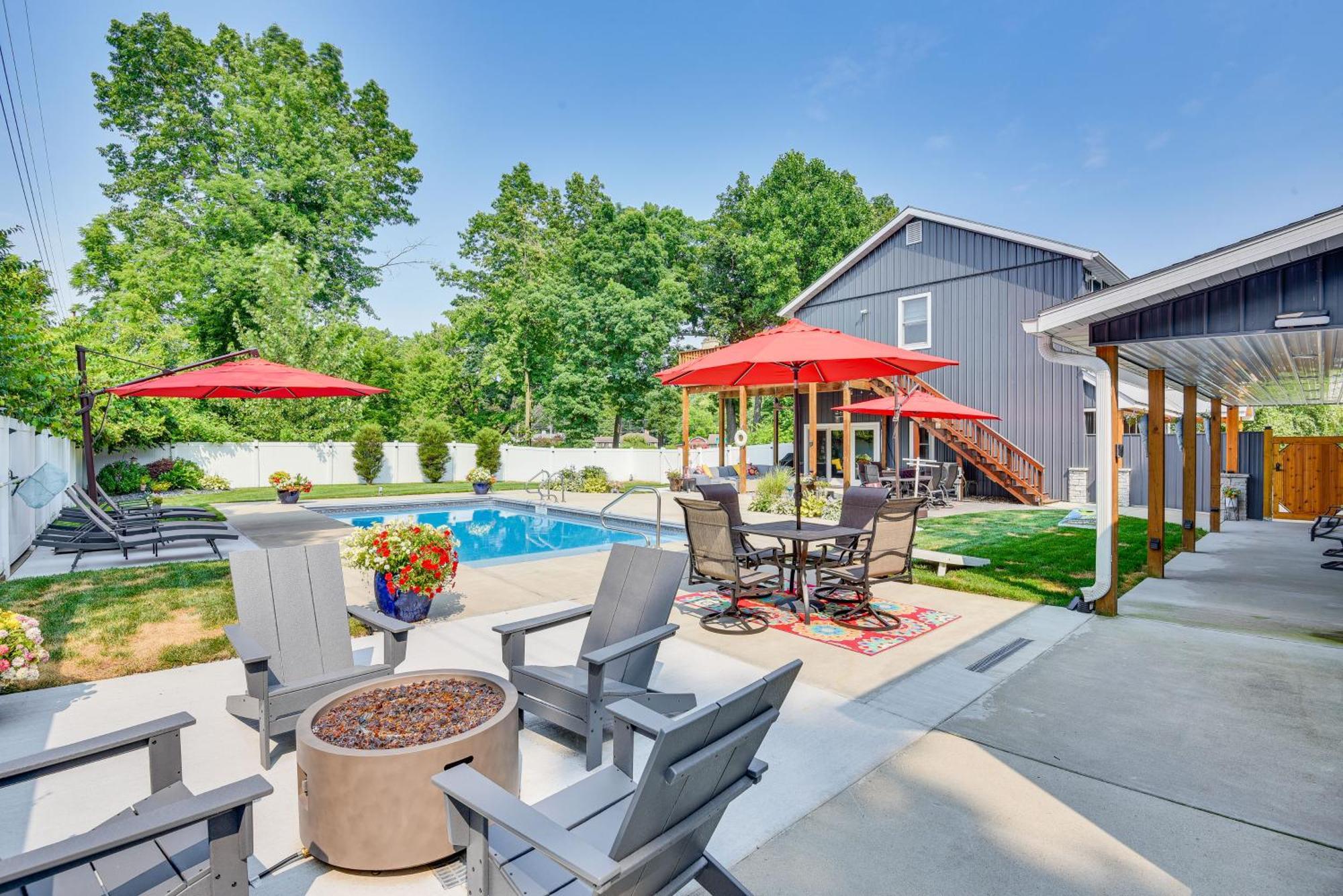 Benton Harbor Apt With Balcony And Shared Fire Pit Kültér fotó