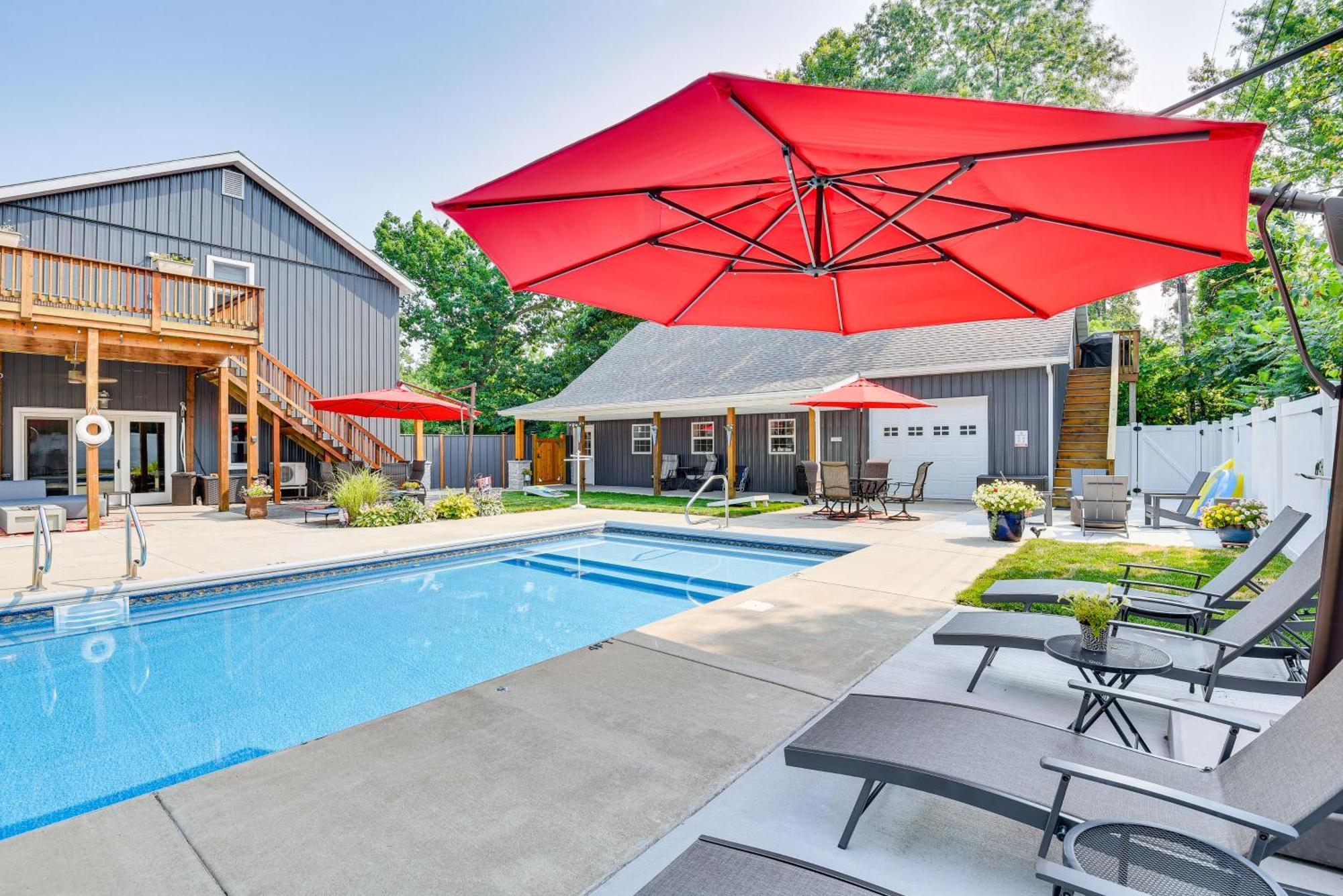 Benton Harbor Apt With Balcony And Shared Fire Pit Kültér fotó
